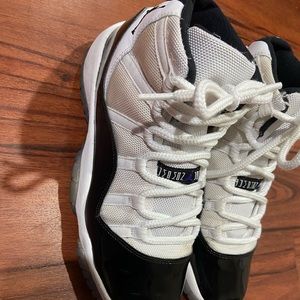 Jordan black and white. Size 7 youth. Gently used.